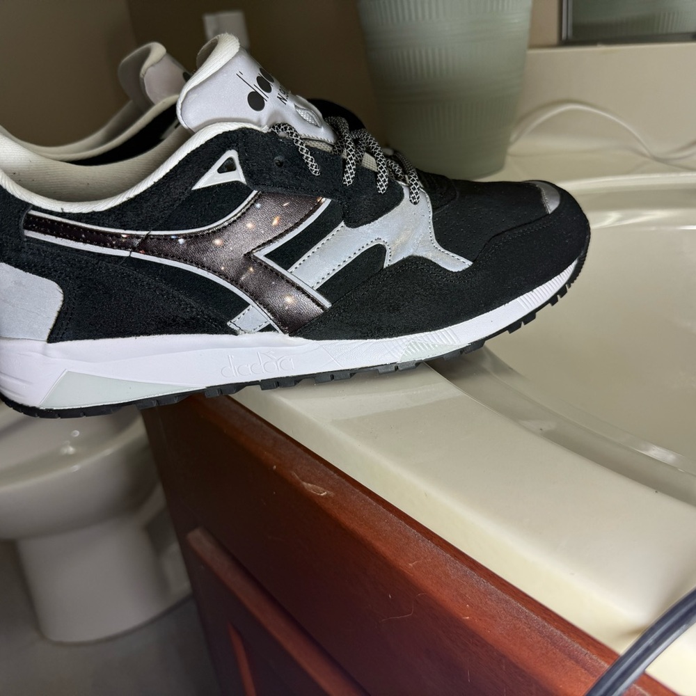 Diadora N9002 Raekwon Galaxy ๐ Black and White Men's Sneakers ๐ค๐ค๐ฌ ๐๐ค - Picture 8 of 17